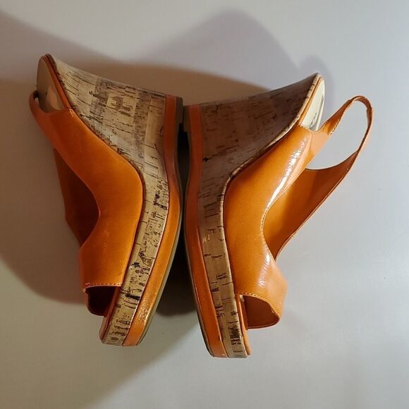 CLASSIFIED WOMEN"S WEDGE STYLE OPEN TOE SANDAL - Picture 15 of 16